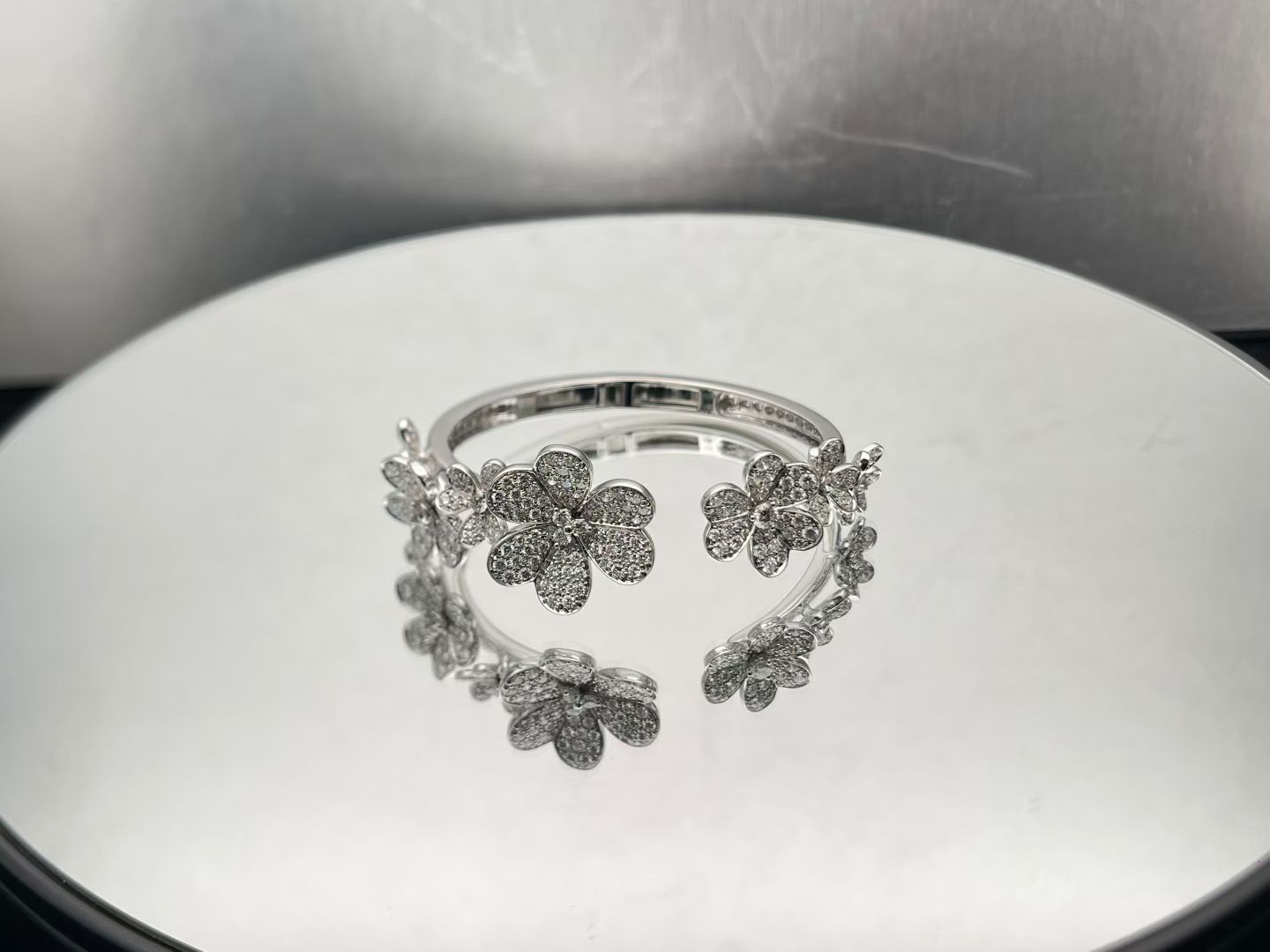 프리폴 팔찌, 7개 플라워